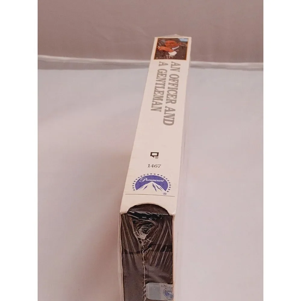 An Officer And A Gentleman VHS 1995 Richard‎ Gere Debra Winger Drama Romance R